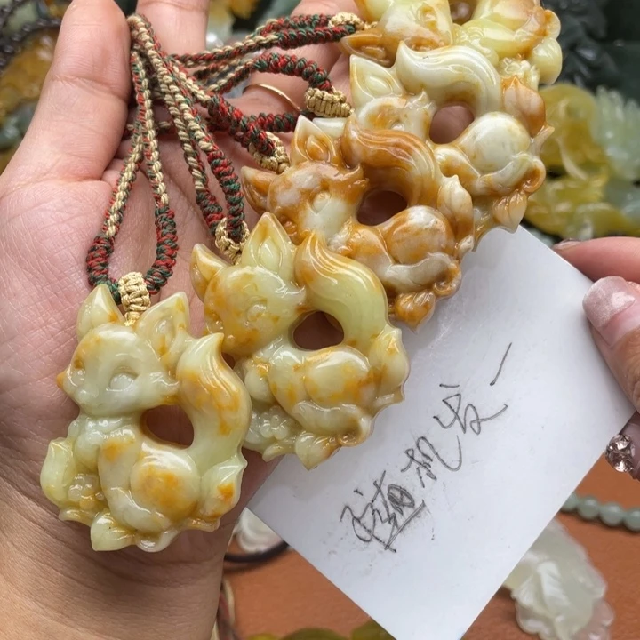 蛇纹石玉未镶嵌吊坠