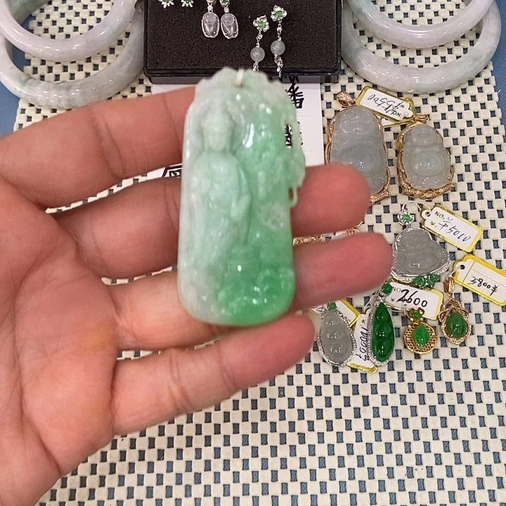 翡翠未镶嵌吊坠(不含链)