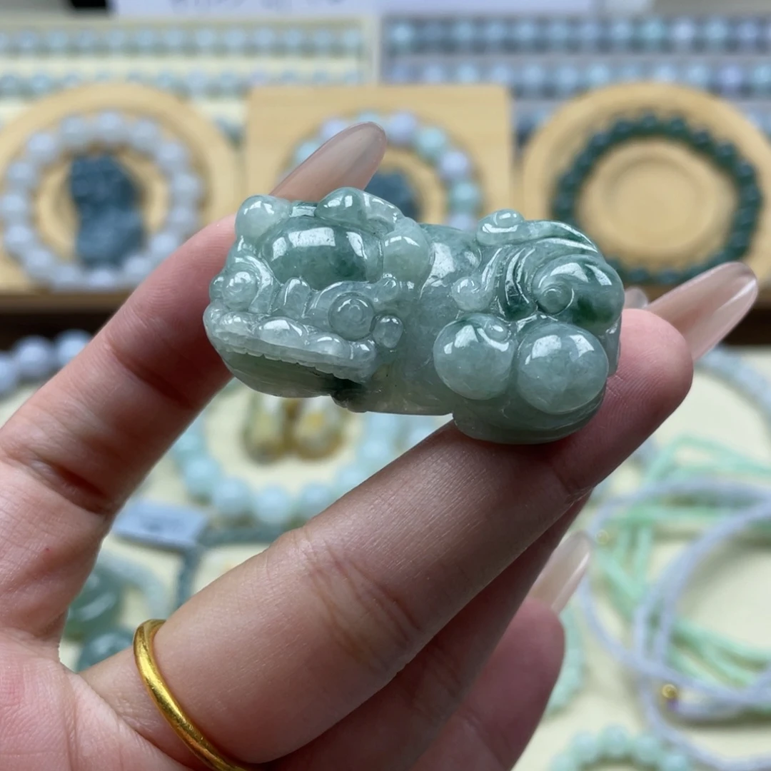 颈饰未镶嵌翡翠貔貅