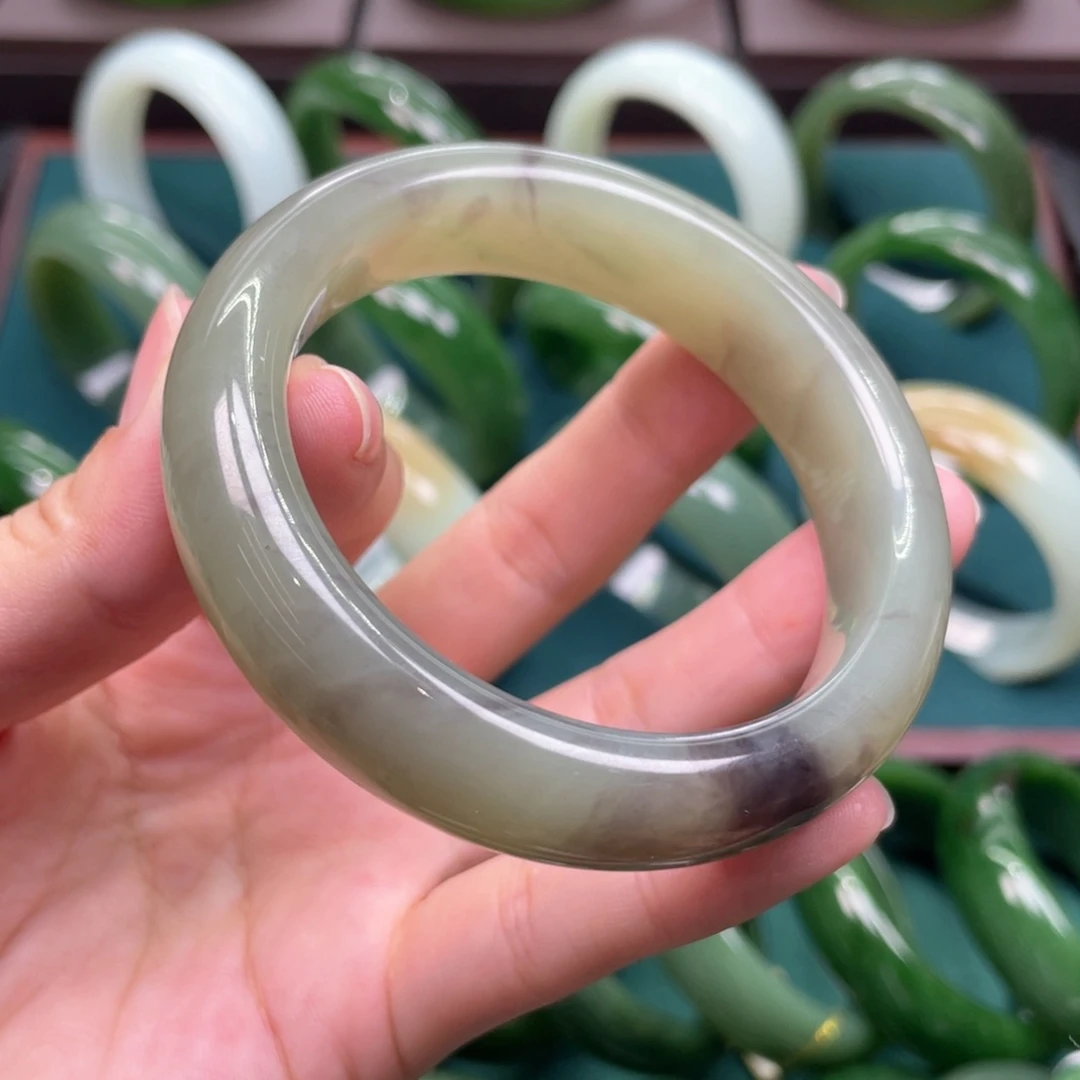 和田玉未镶嵌手镯5556