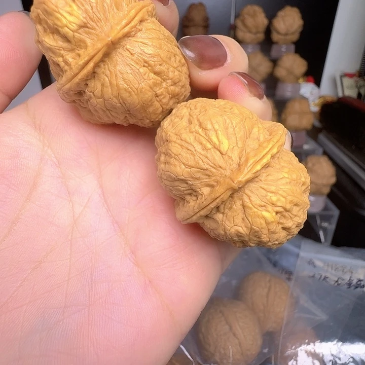 文玩核桃吊坠412号41尺有黄核桃