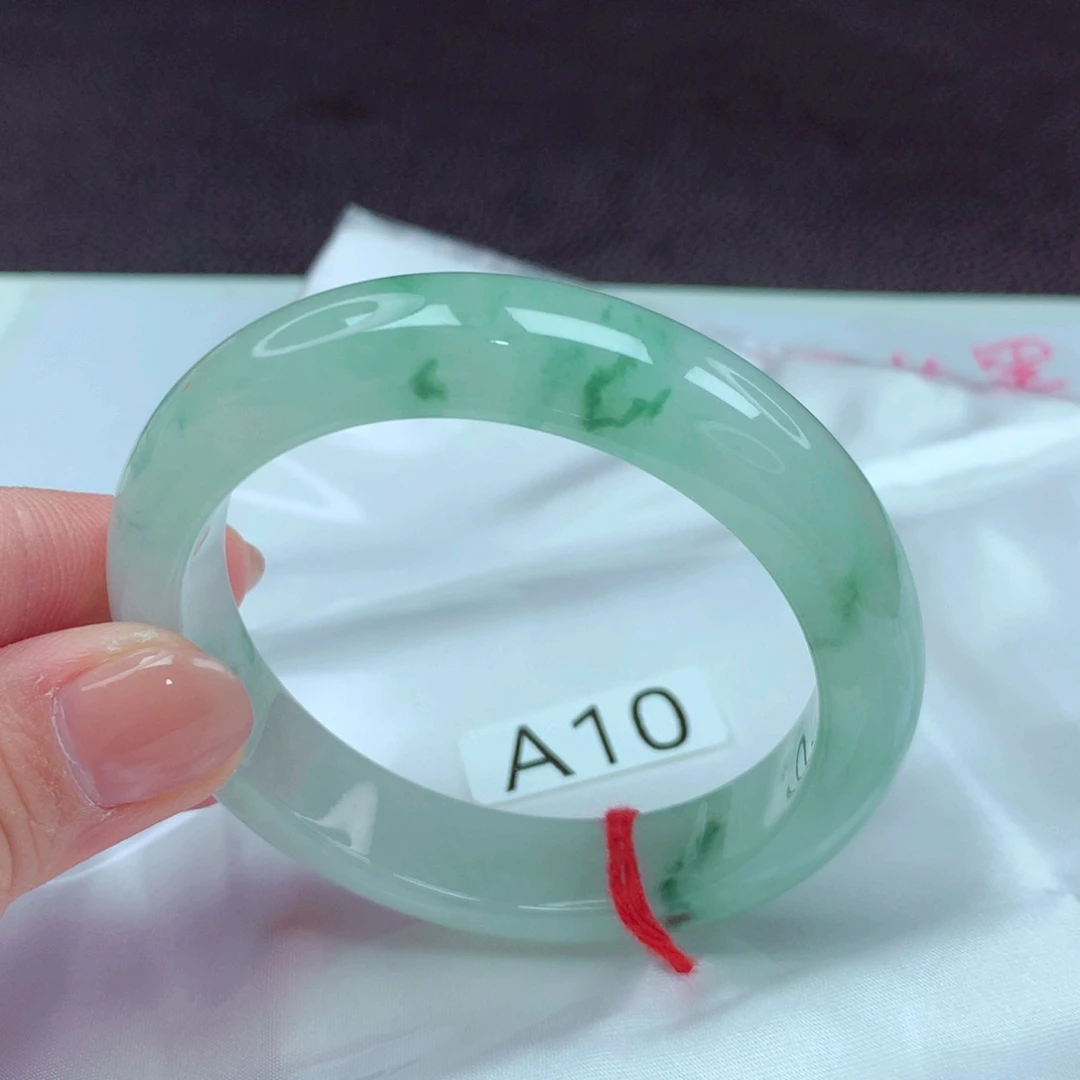 翡翠手镯未镶嵌手镯88