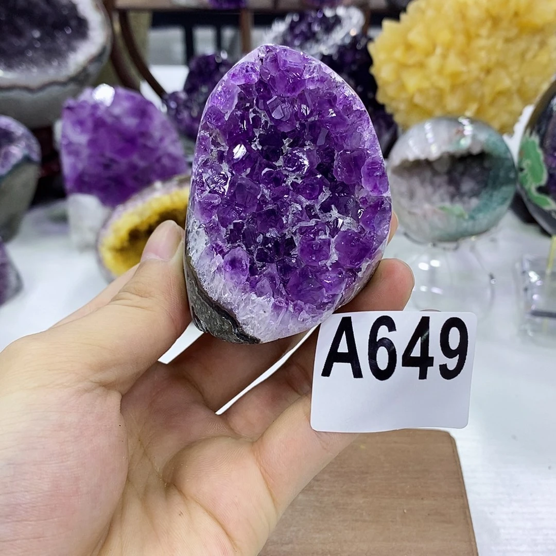 未镶嵌水晶大型摆件（非配饰）