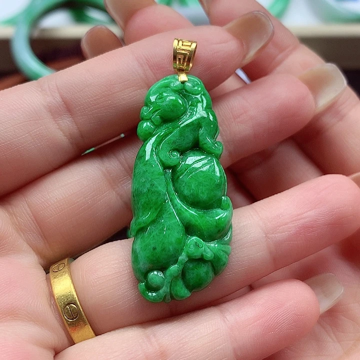 颈饰18K金镶嵌翡翠翡翠