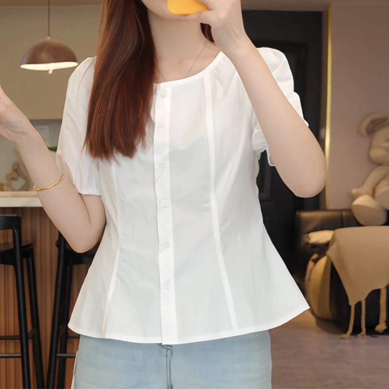 高级感正肩短袖衬衫女2025夏季韩版修身收腰显瘦别致减龄洋气上衣