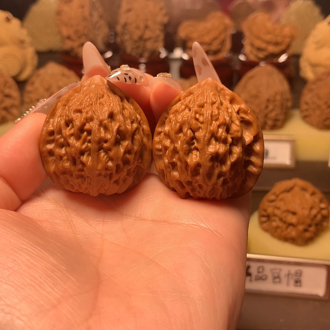 吊坠文玩核桃三角金牛手念35精品