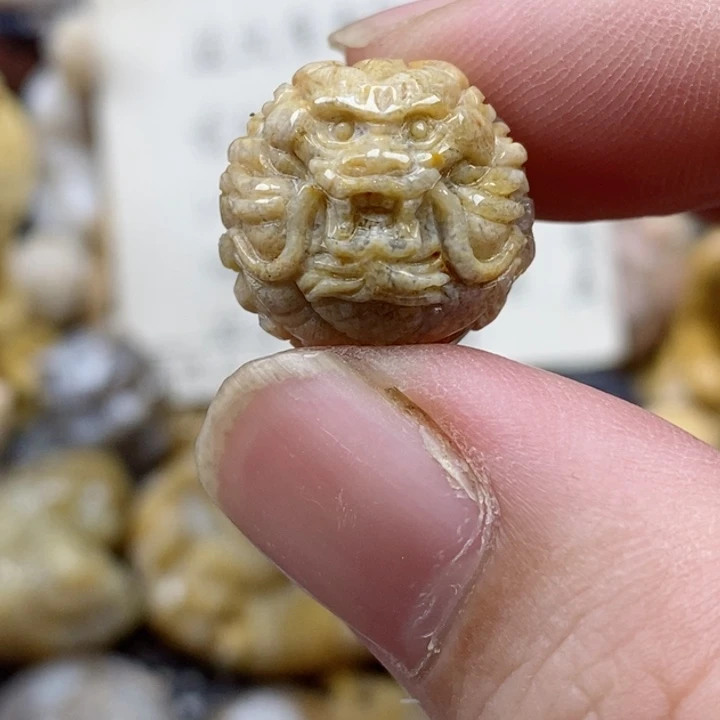 颈饰未镶嵌硅化珊瑚（珊瑚玉）通孔 小