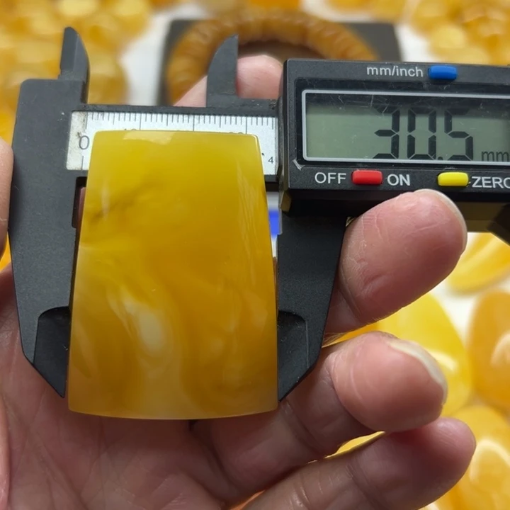 琥珀（矿物珀）未镶嵌裸石