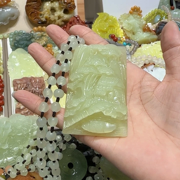 未镶嵌蛇纹石玉吊坠犹*梦