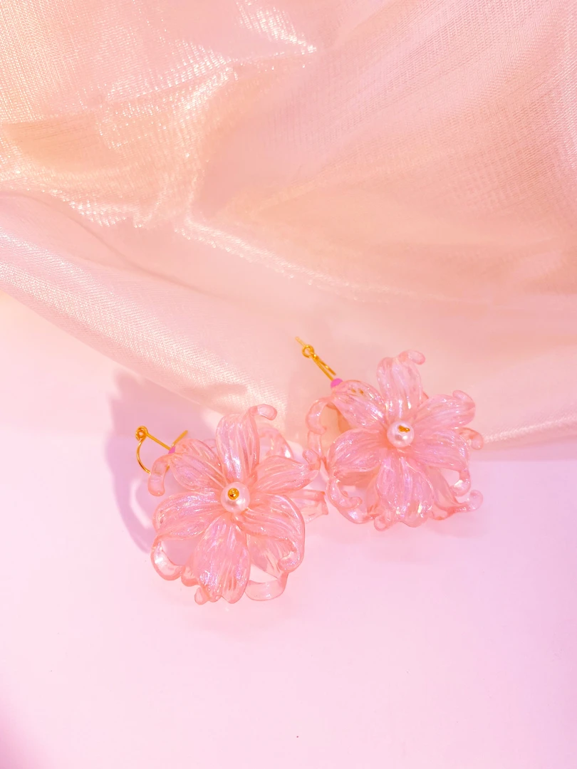 YI CHUN GE GE 铜合金耳饰 原创设计轻奢时尚可爱甜美耳饰