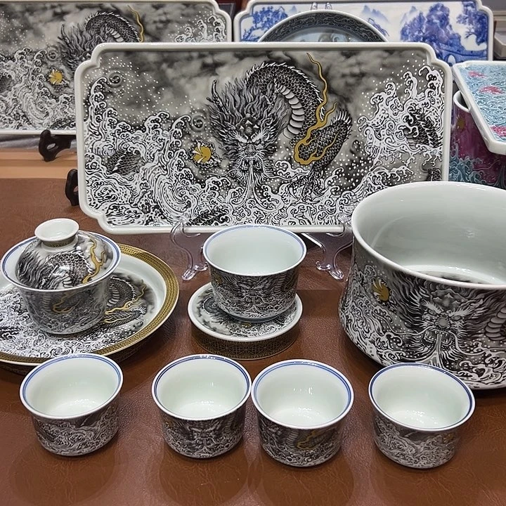 摆件景德镇陶瓷学院等多家单位建立