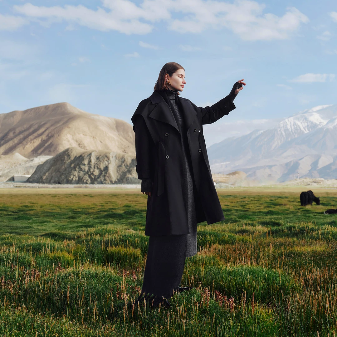 【曼德诗】风衣式羽绒服2023冬长款斗篷式外套MC427309375