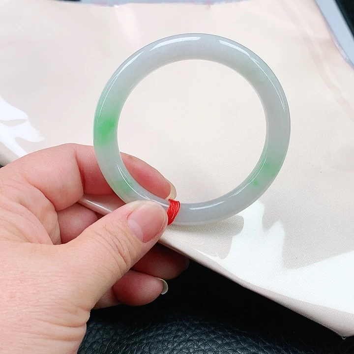 翡翠手镯未镶嵌翡翠128