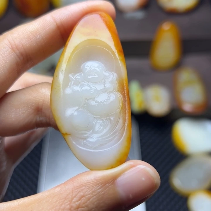 心***安和田玉未镶嵌颈饰