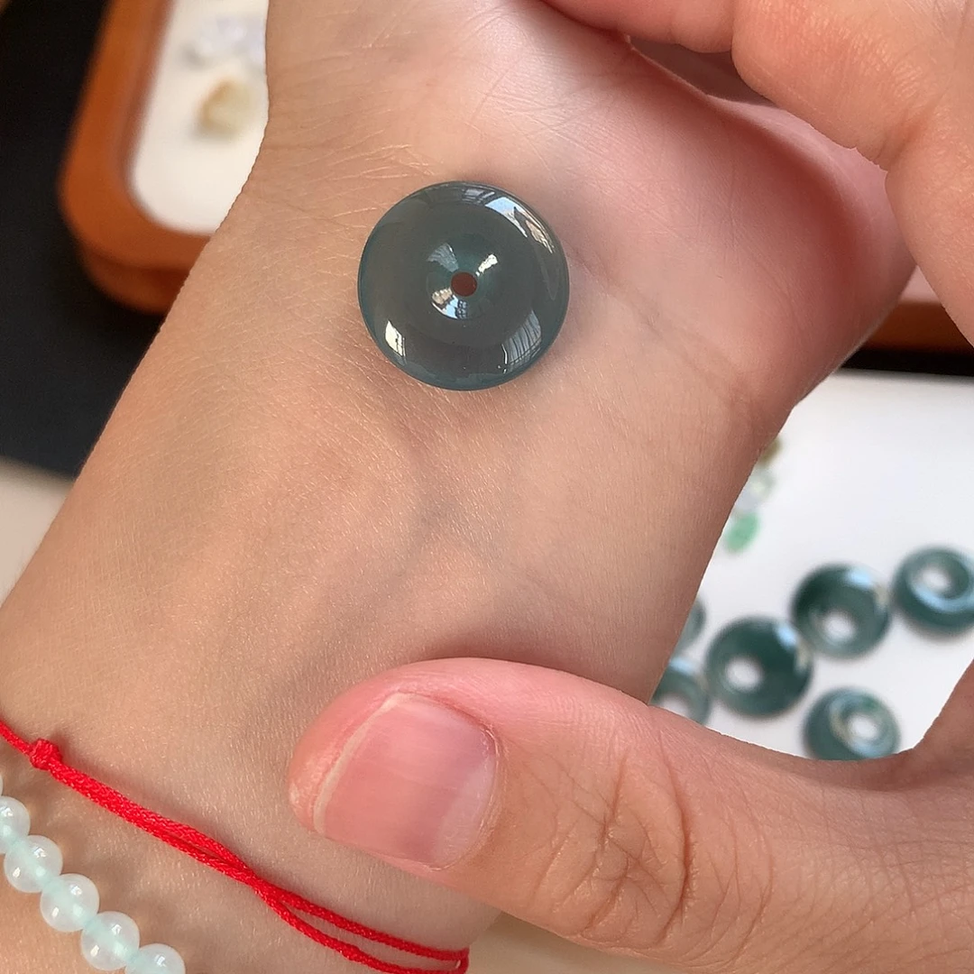 翡翠未镶嵌颈饰扣