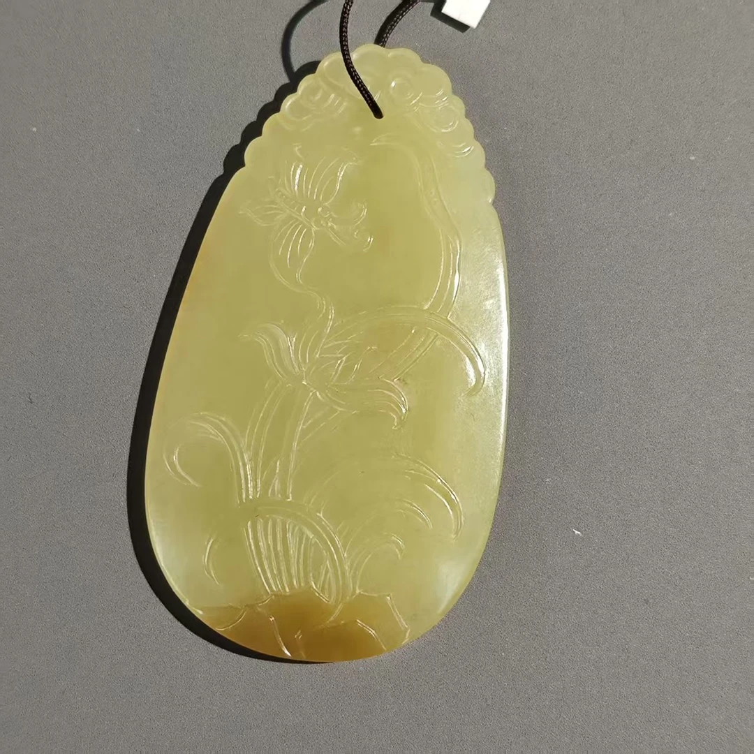 清代和田玉黄玉兰花挂牌