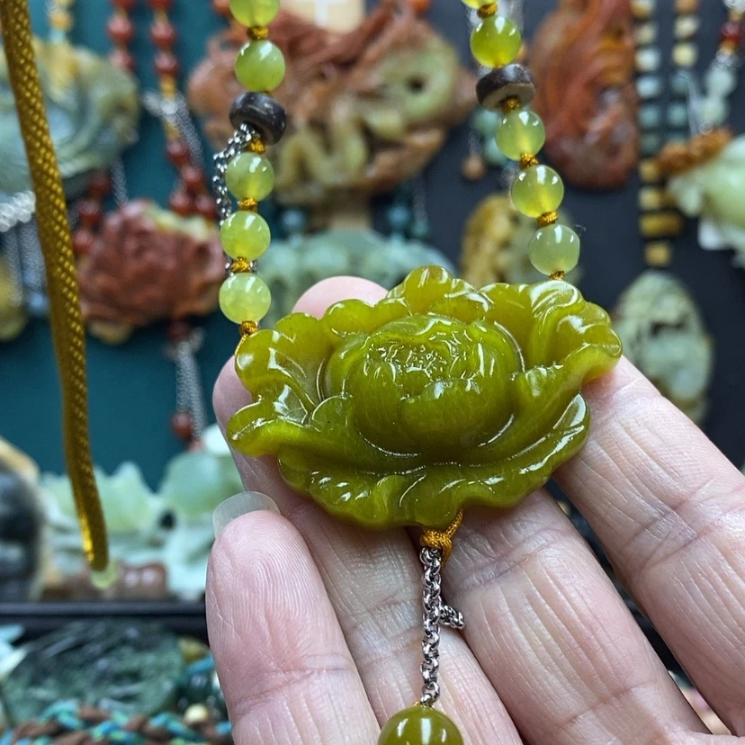 【闪购商品】蛇纹石玉未镶嵌吊坠