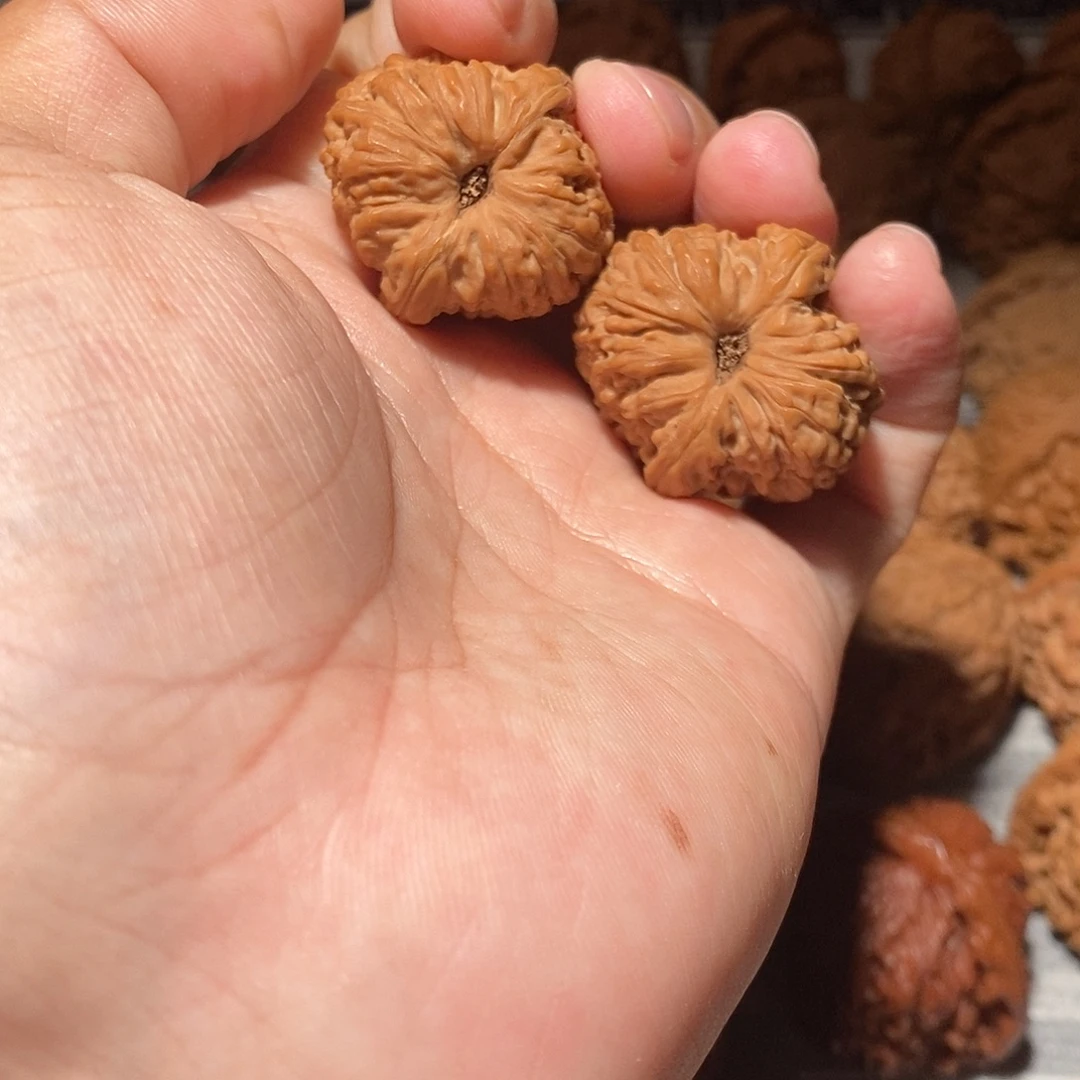 D***R把件文玩核桃凹底拉丝小尺寸收藏级南将石30左右尺寸