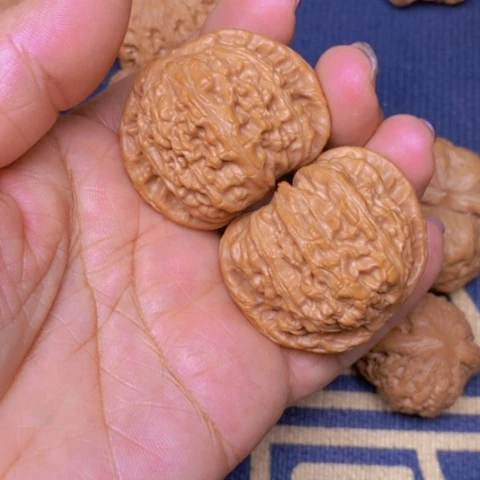 【闪购商品】文玩核桃吊坠想***换白狮子44