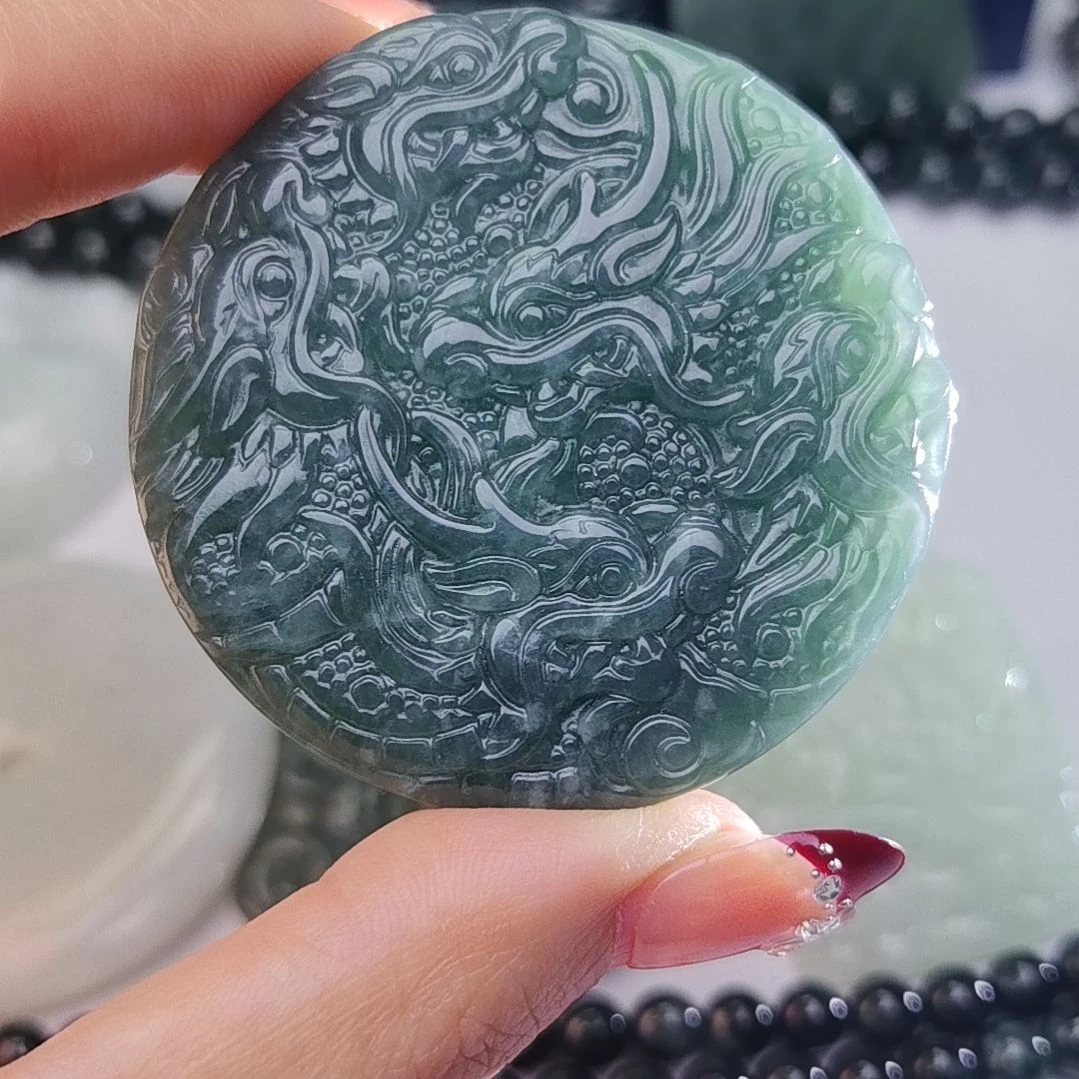 翡翠颈饰未镶嵌天然的A货翡翠多样性发货