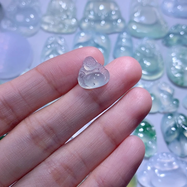 翡翠颈饰未镶嵌佛