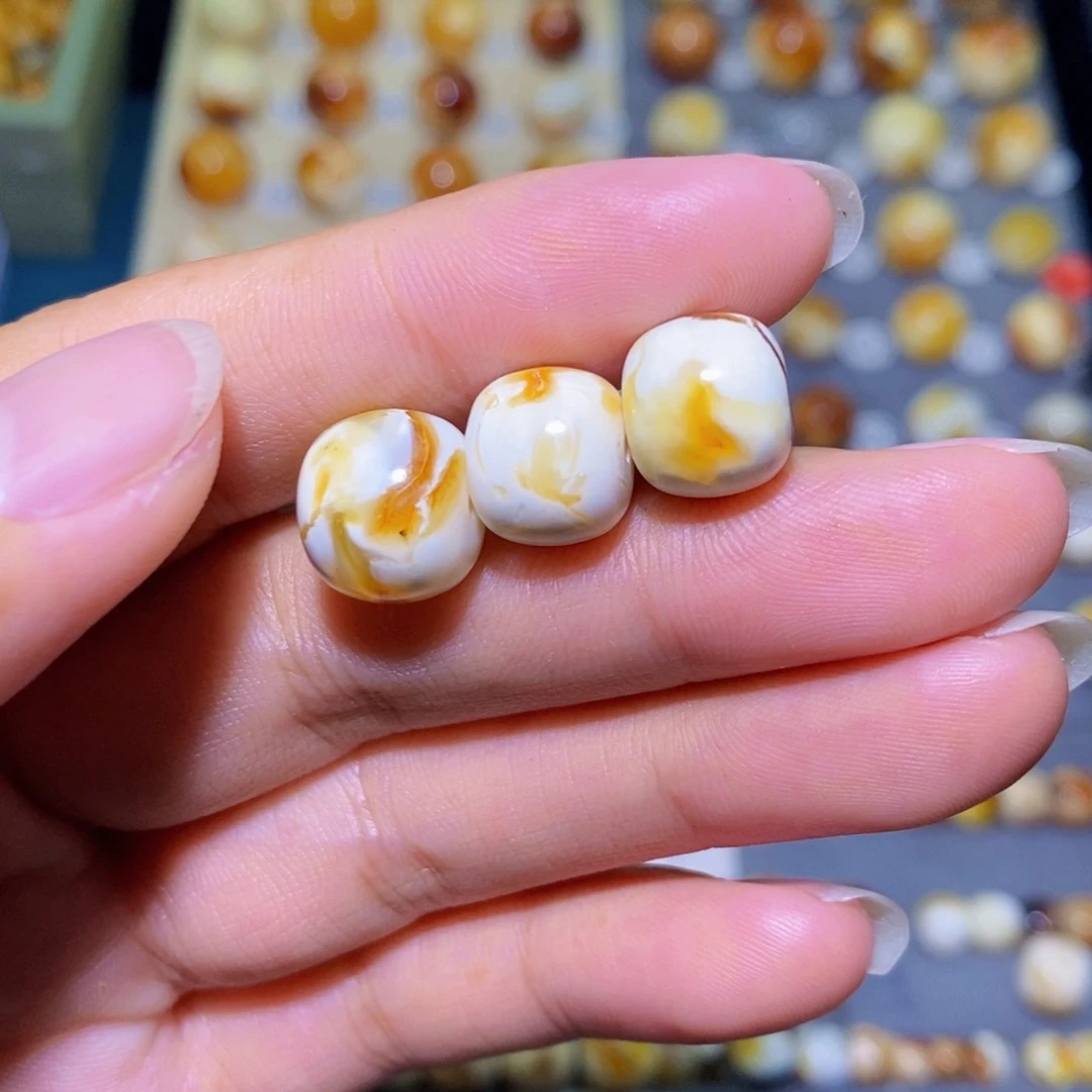 未镶嵌琥珀裸石顺**水琥珀蜜蜡