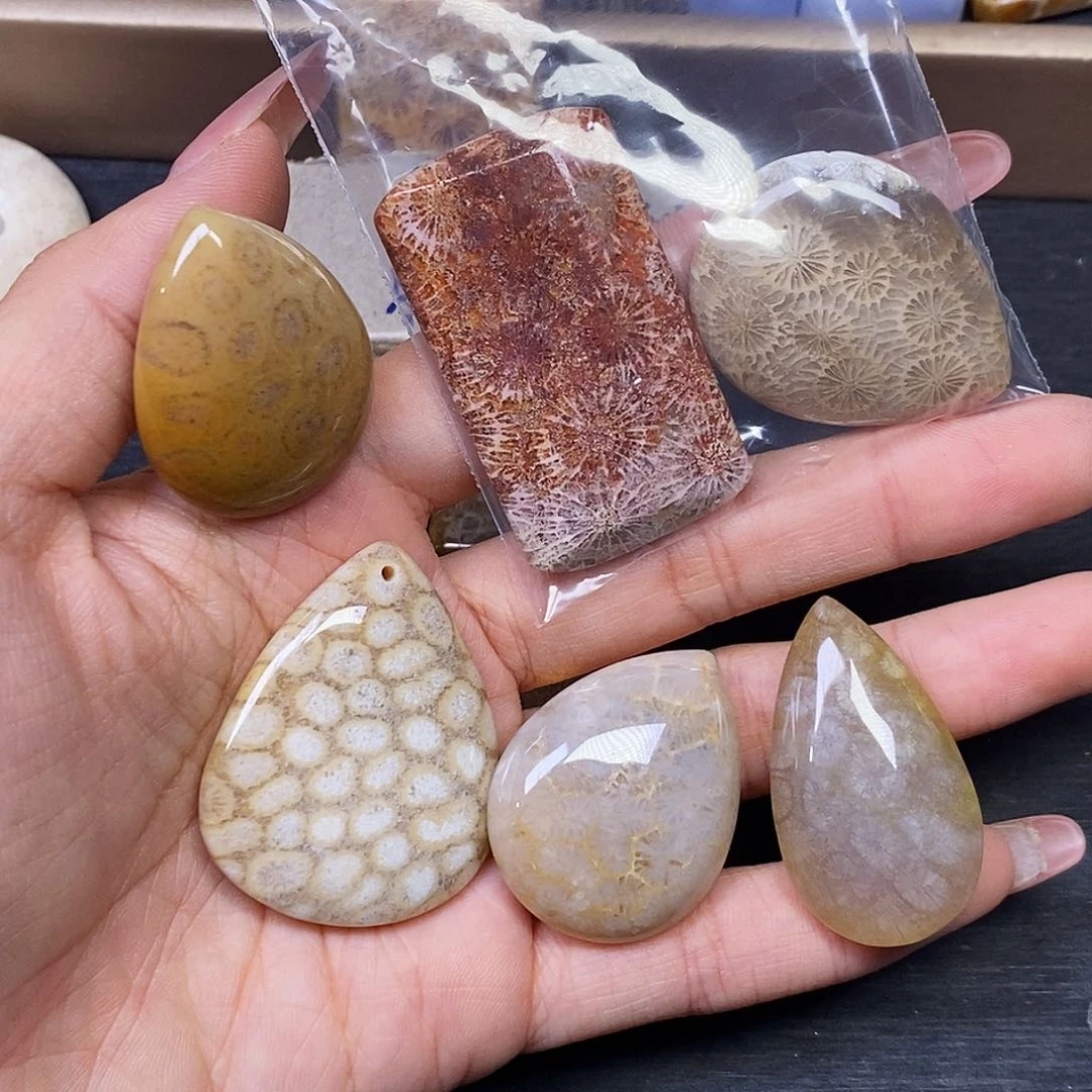 硅化玉颈饰合金诗**说