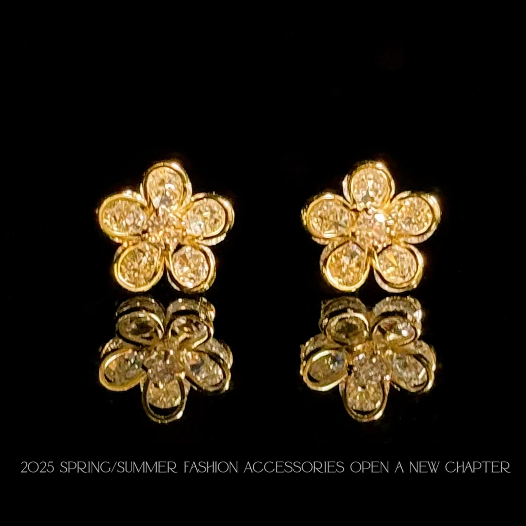 铜合金耳饰  镀k金 2025款C8030【五瓣花】Jeannie zoo 耳钉