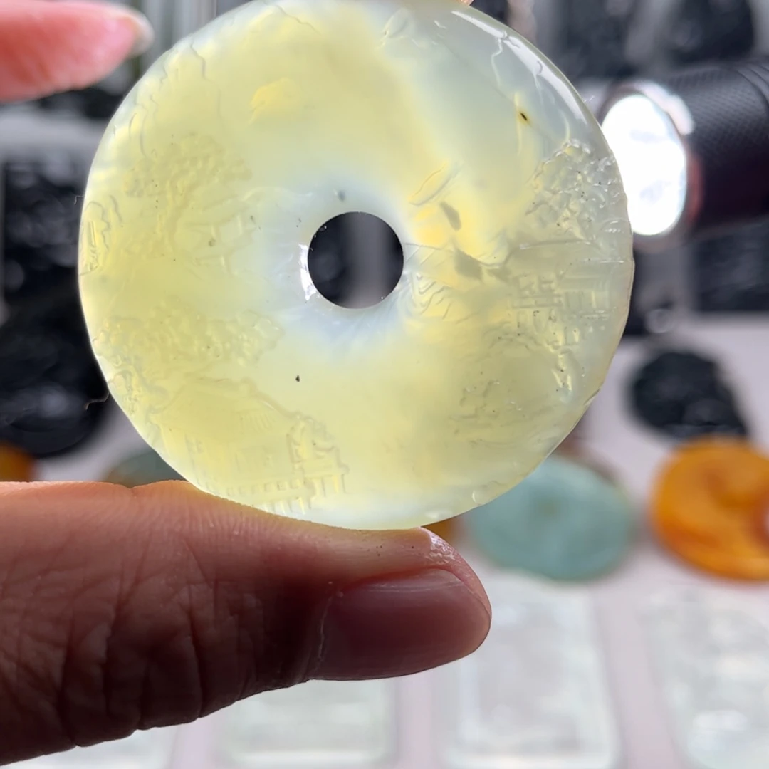 蛇纹石玉未镶嵌颈饰