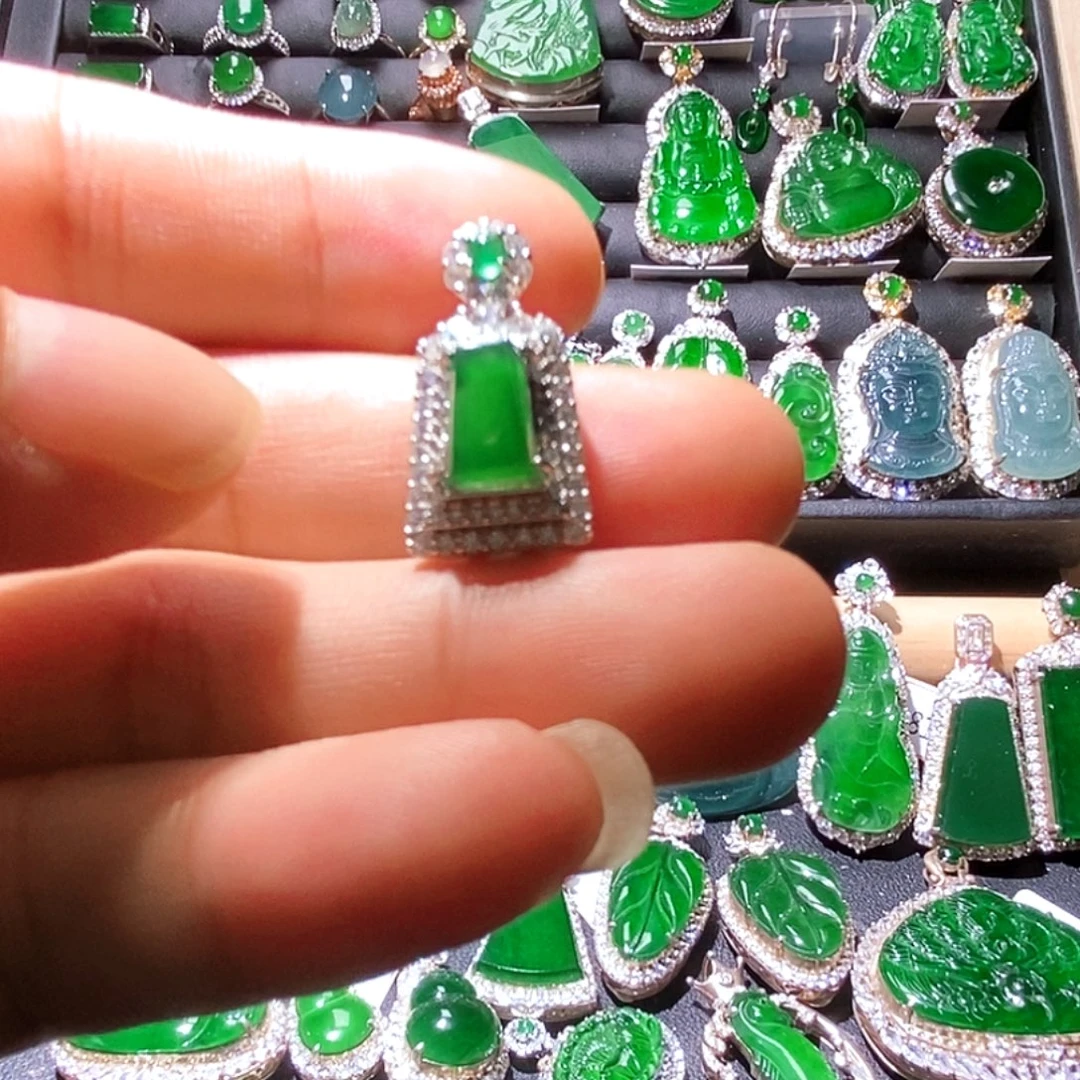 翡翠未镶嵌吊坠(不含链)A货翡翠12