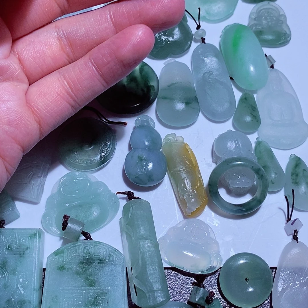 追***北定制翡翠未镶嵌哈哈