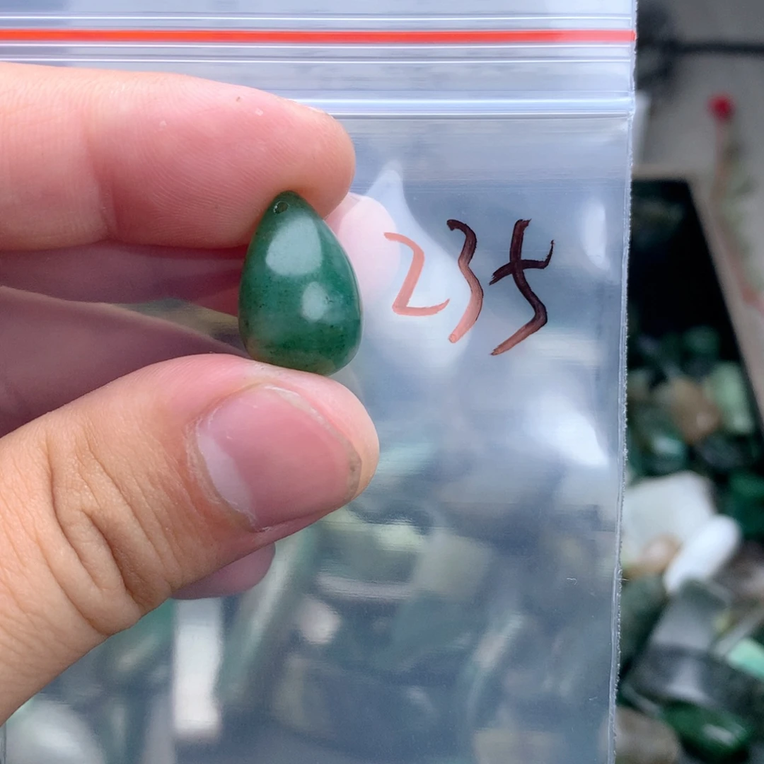 独山玉未镶嵌珠宝半成品