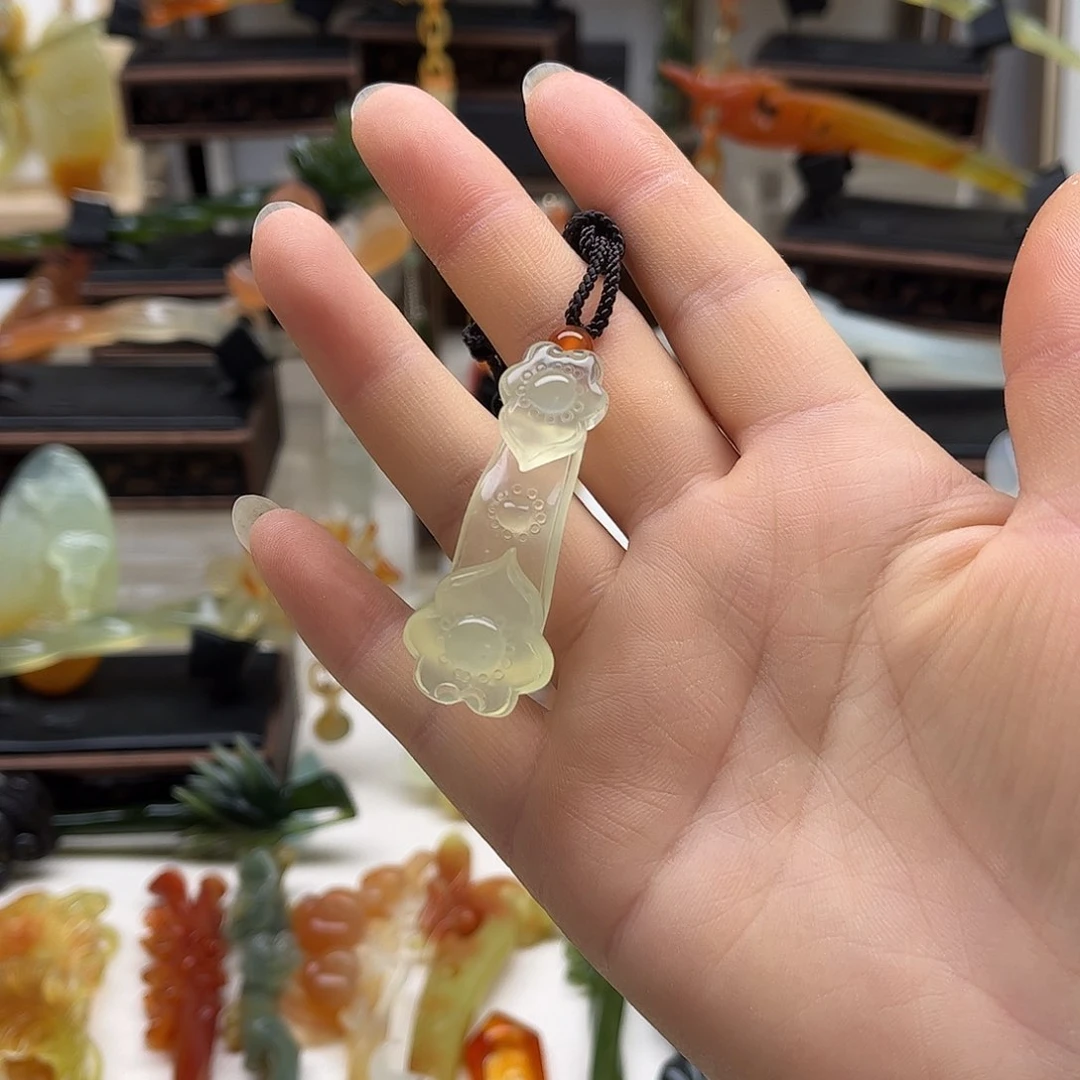 蛇纹石玉未镶嵌岫玉挂坠