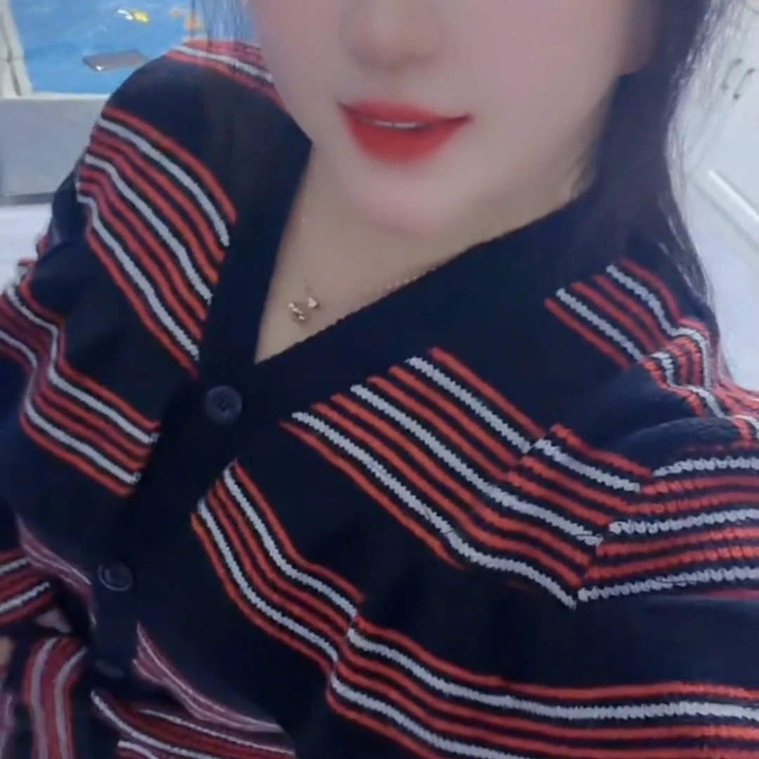 条纹针织开衫秋季新款小众设计感撞色时尚复古女装洋气外搭上衣
