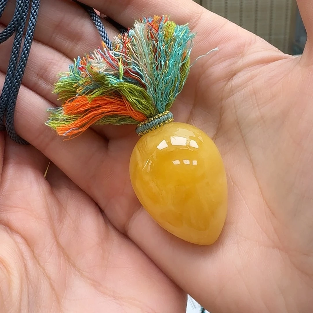 未镶嵌琥珀裸石吊坠