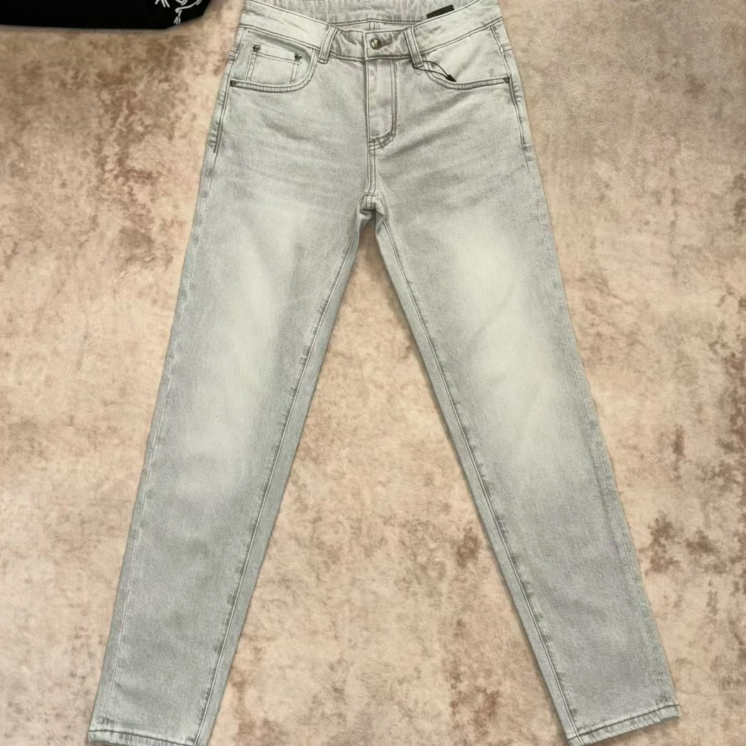 2026春夏新款浅灰色轻奢男牛仔裤子百搭休闲修身水洗小直筒