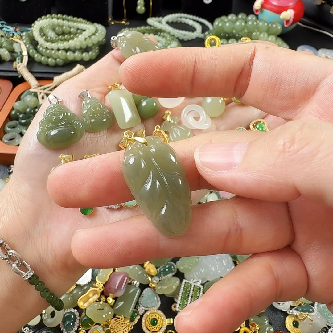 晓***菁和田玉银S925镶嵌颈饰