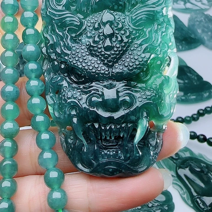 翡翠未镶嵌颈饰多样性发货天然的A货翡翠