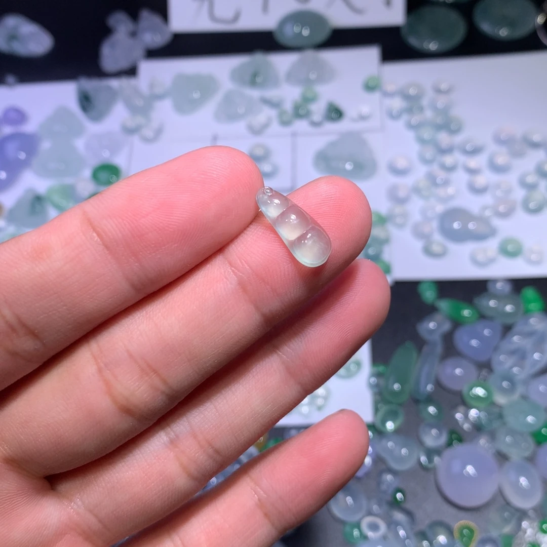 颈饰未镶嵌翡翠豆子