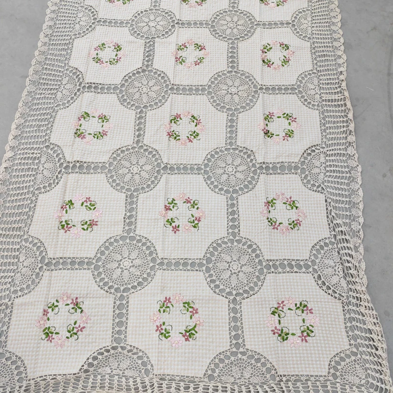 N122  丝带绣花长方桌布 1.5*2.3m