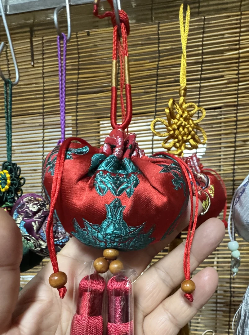 手工布艺东北香包大荷包