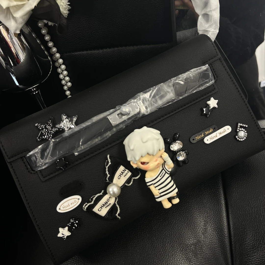 原创手工设计潮玩娃包 韩系轻奢小众设计黑色斜挎包