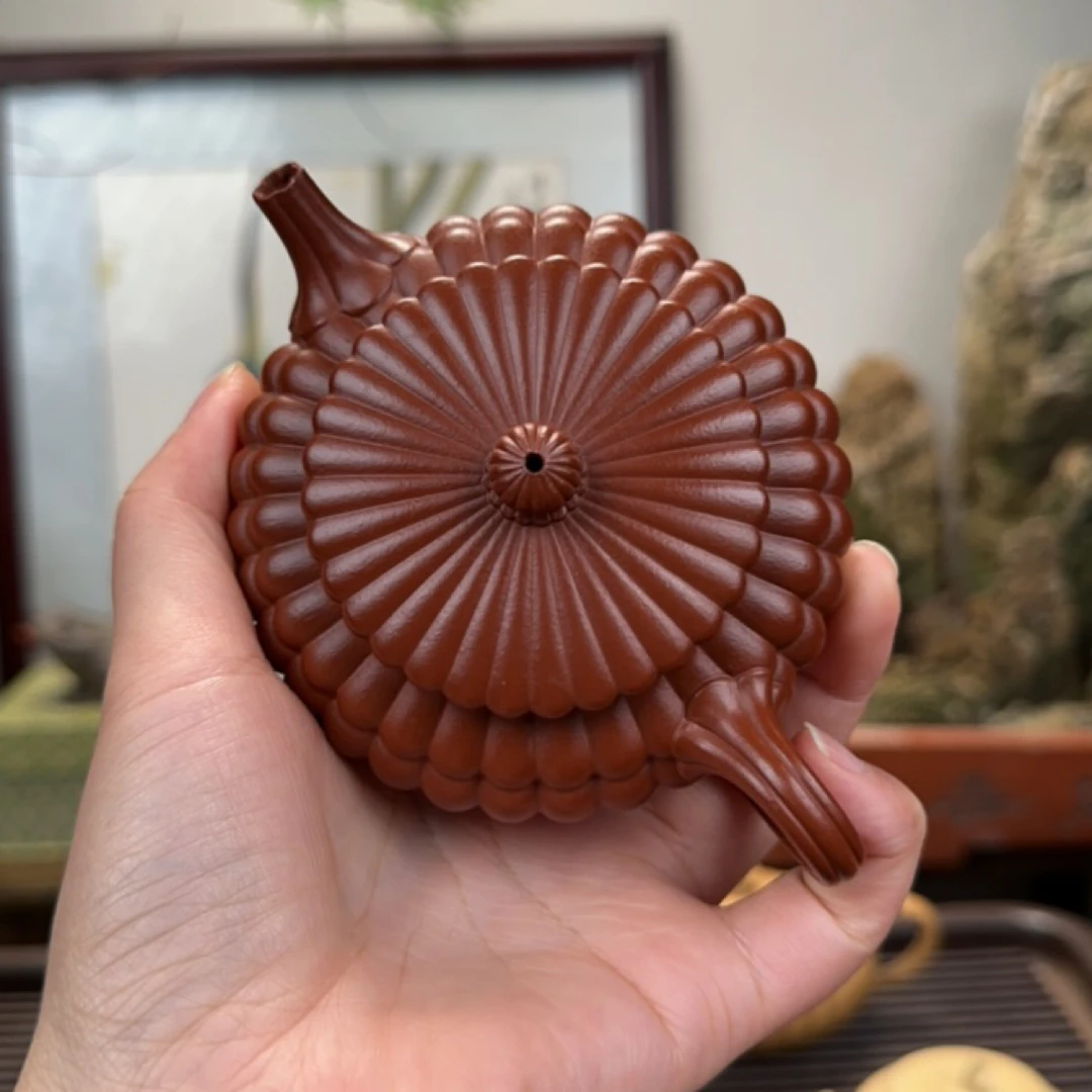 宜兴紫砂原矿朱泥萦纡孙博同款32囊制作难度大精工手制，透气性好