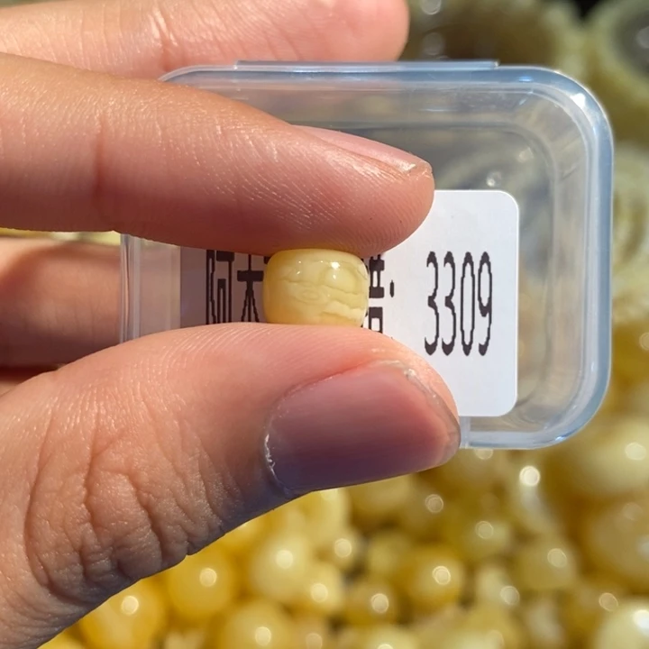 琥珀未镶嵌珠宝奇石3309