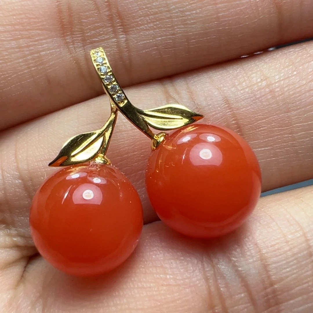 南红玛瑙吊坠18K金镶嵌