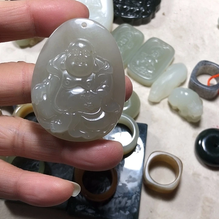 和田玉未镶嵌颈饰