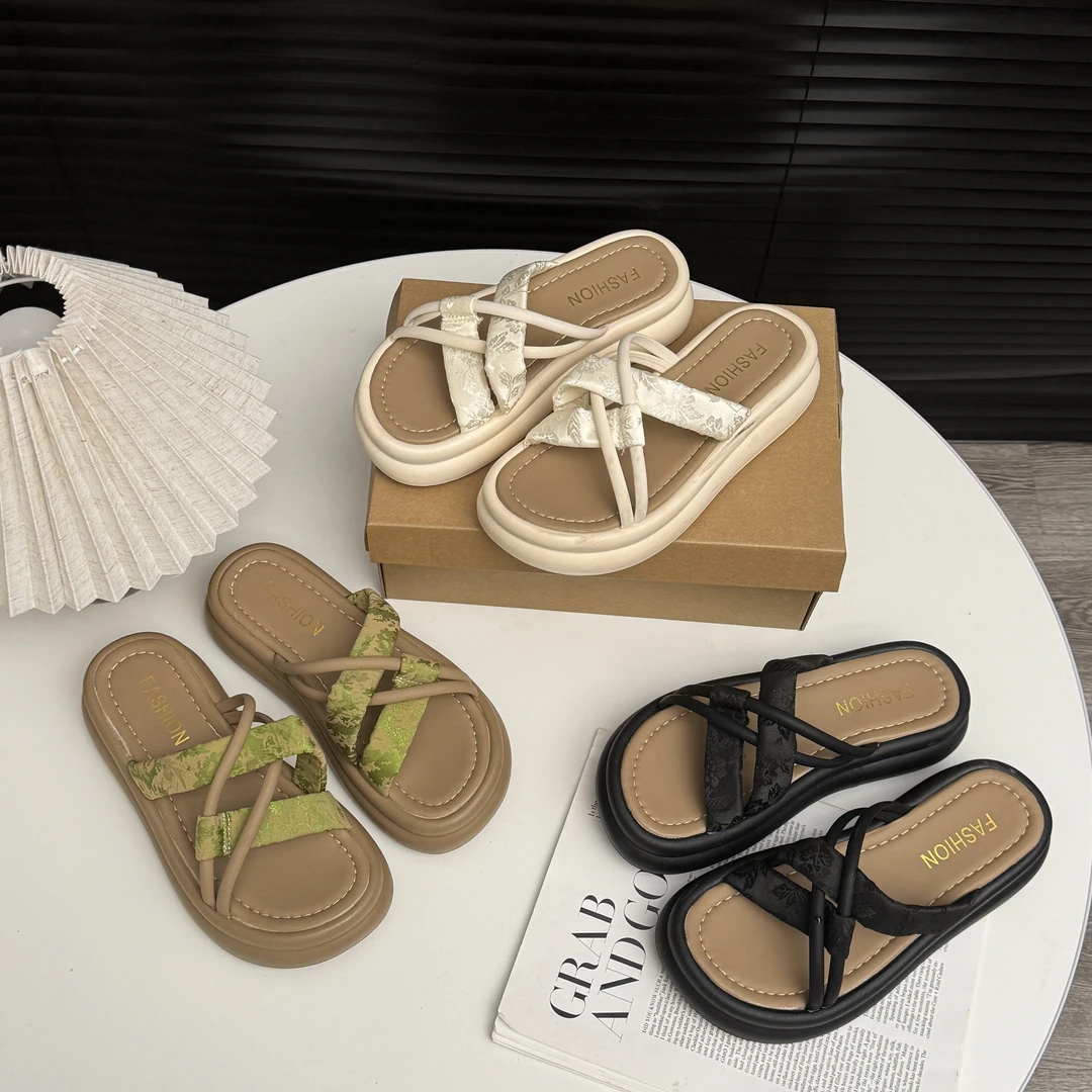 2025年夏季时尚简约百搭厚底舒适外穿休闲国风交叉绑带网红凉拖鞋