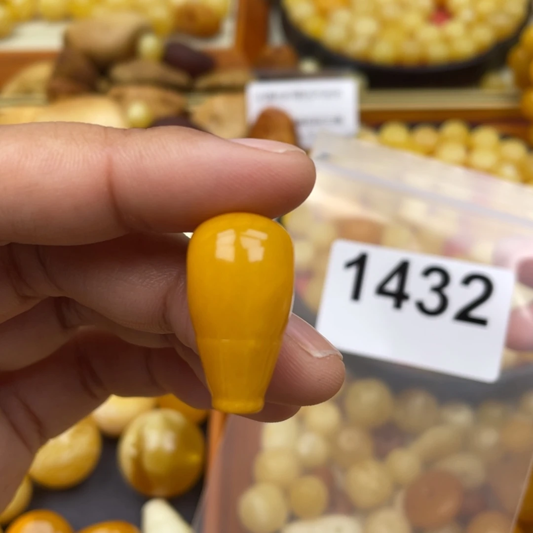 琥珀珠宝奇石未镶嵌14.1 一颗粉