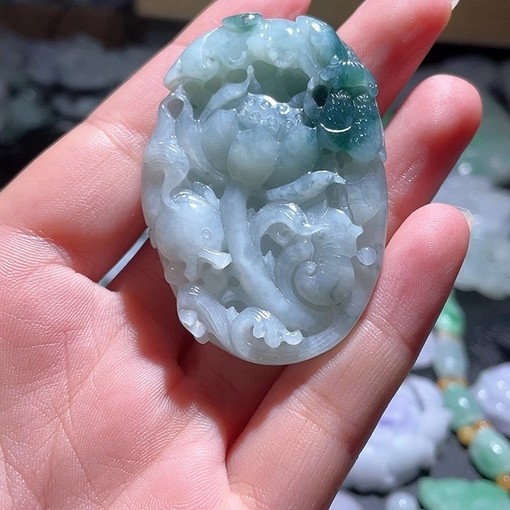 翡翠未镶嵌颈饰天