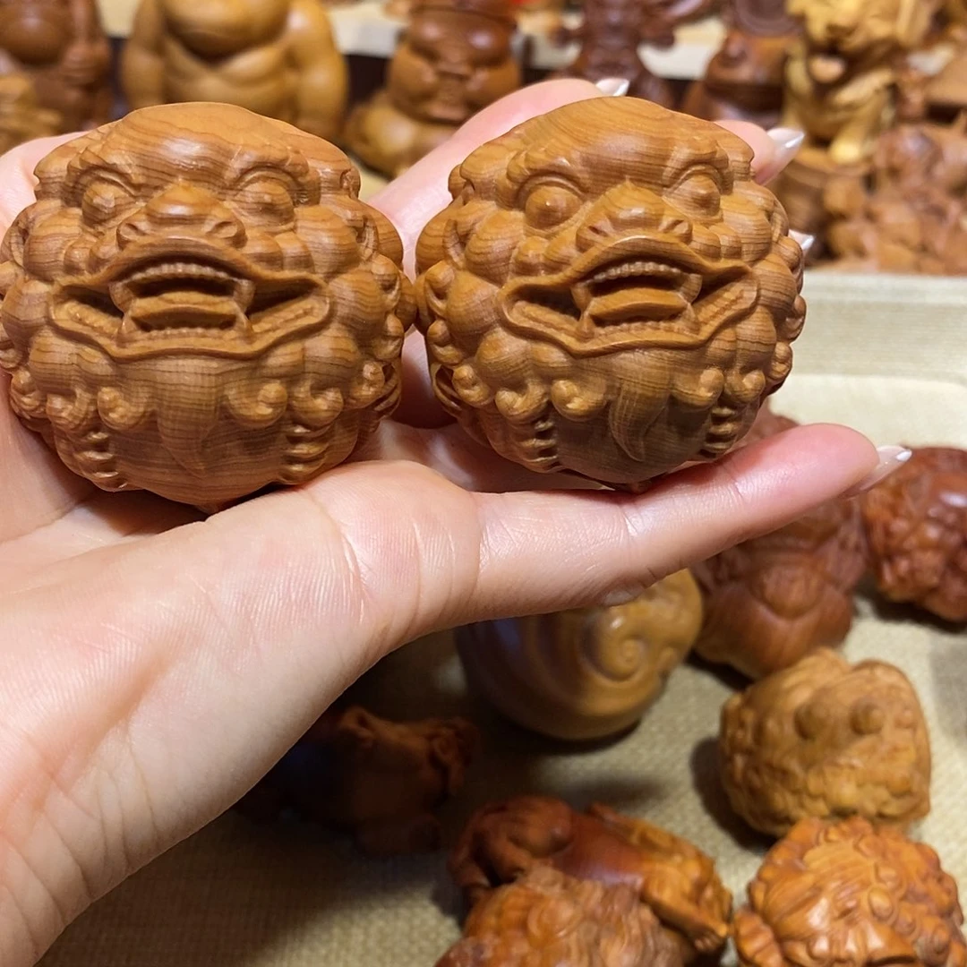 柏木（崖柏）树***猴崖柏手把件，貔貅一对